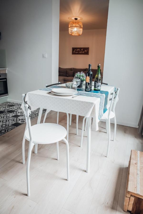 Superbe Appartement Avec Terrasse Au Calme Ernée エクステリア 写真