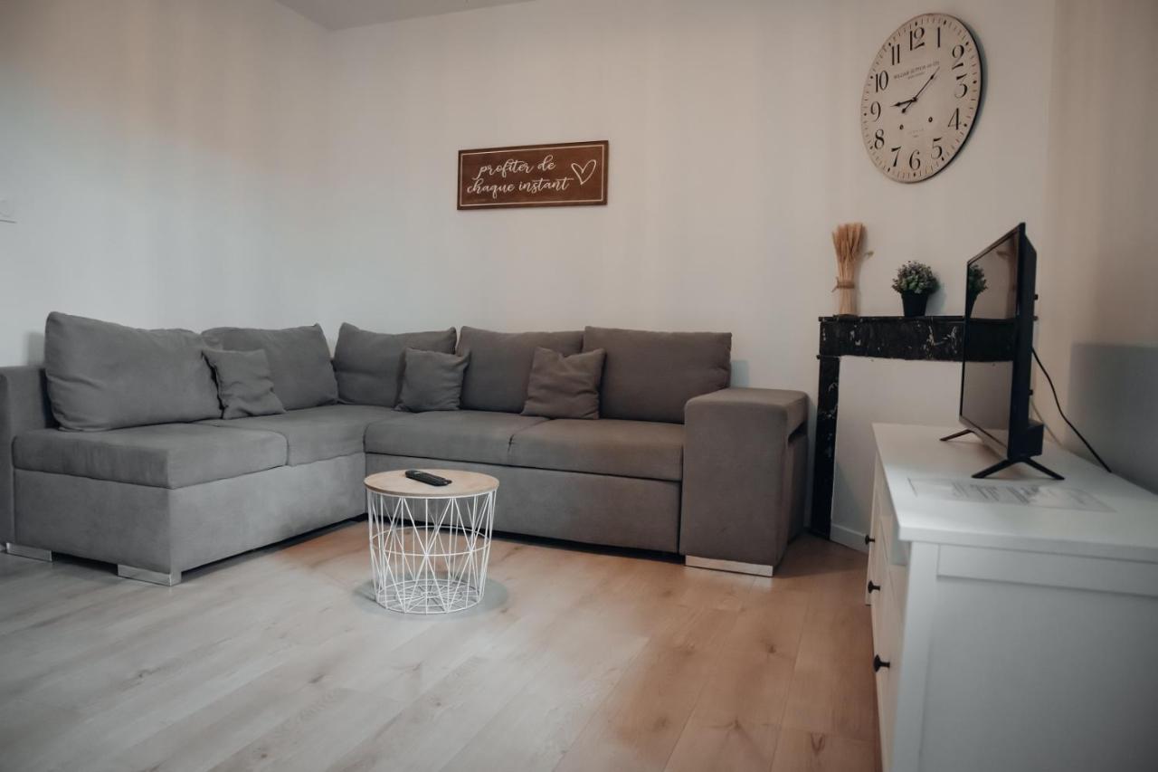 Superbe Appartement Avec Terrasse Au Calme Ernée エクステリア 写真