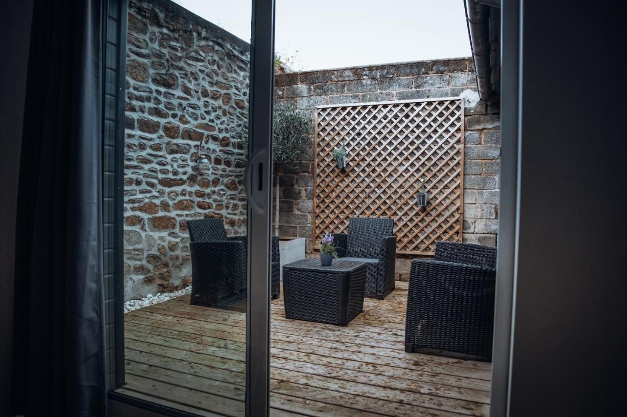 Superbe Appartement Avec Terrasse Au Calme Ernée エクステリア 写真