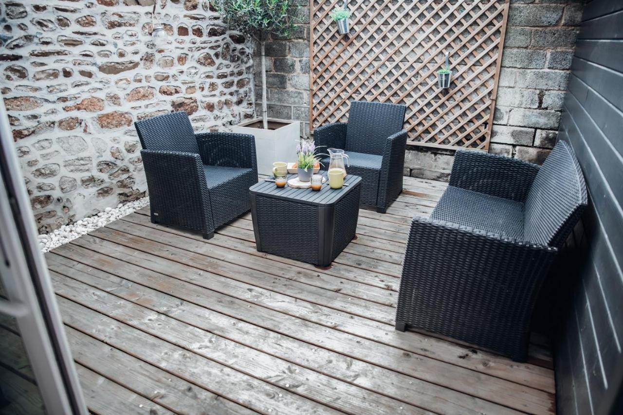 Superbe Appartement Avec Terrasse Au Calme Ernée エクステリア 写真